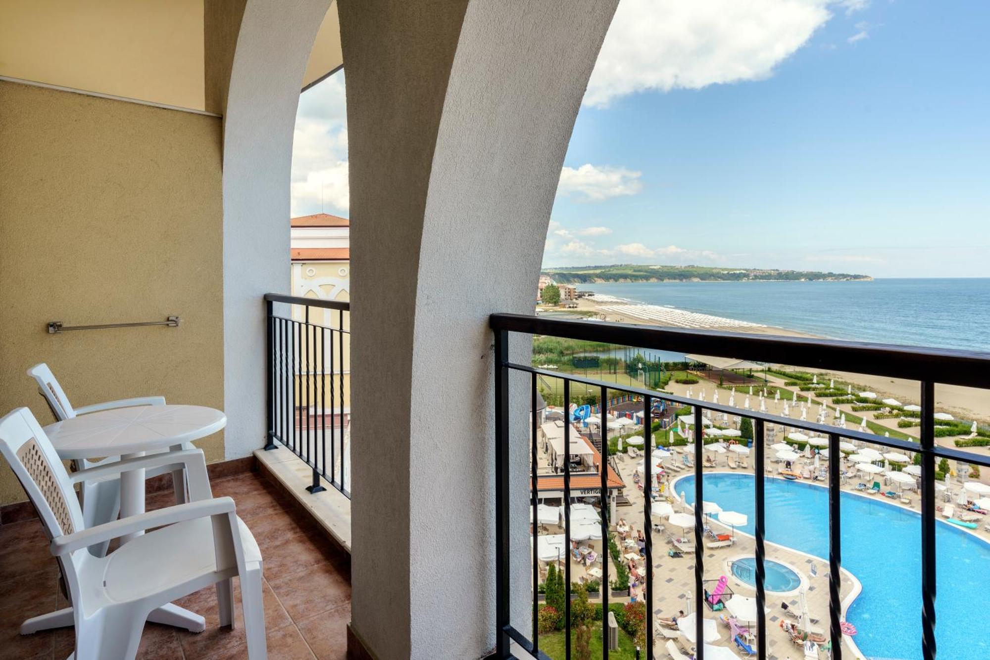 Hotel Alua Helios Bay Obzor Esterno foto